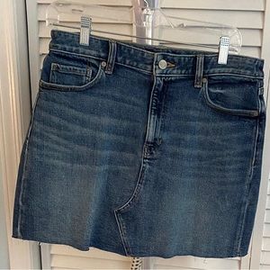 NWOT - Banana Republic Denim Mini Skirt with Raw Hem. Medium wash